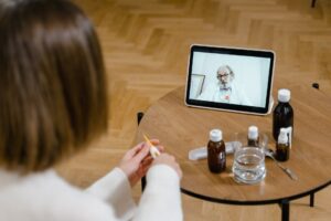 Jak skorzystać z recepty online i uniknąć kolejki u lekarza?