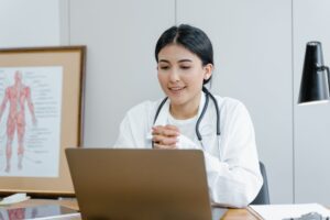 Zwolnienia online, a przygotowanie do konsultacji lekarskiej.